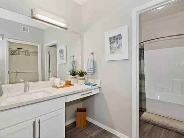 $700 Tranquil Kew Gardens Room by Forest Park (Kew Gardens, NY)63809042096129121