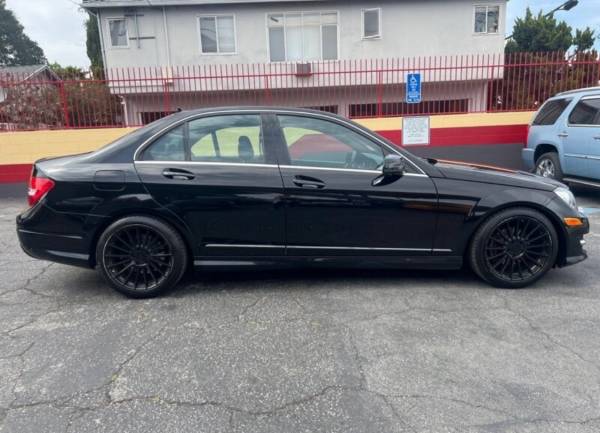 2012 MERCEDES BENZ C300 LUXURY 4MATIC - $7,988 (818- 841-6100 (North Hollywood))63616026315265122