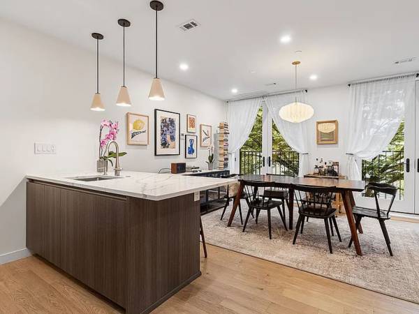$3,500 / 2br - 1251ft2 - Exclusive Two Bedroom Apartment (Jeffries Point)63854287880961121