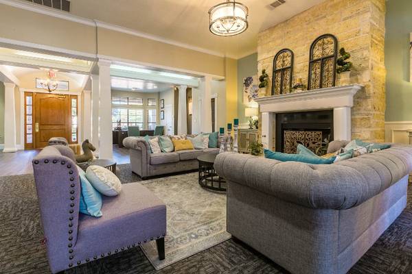 $1,395 / 2br - 862ft2 - Comunidad controlada con acceso cerrado, instalación de lavandería en el lugar, piscina (2801 Turnberry Dr, Arlington, TX)63867601977603120
