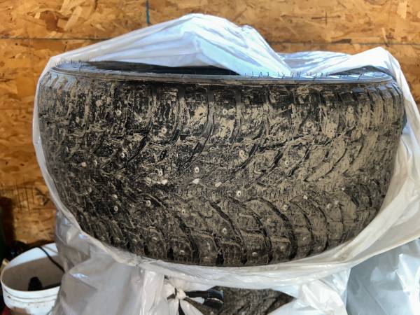 4 Hakkapelita 9 Studded Snow Tires 1