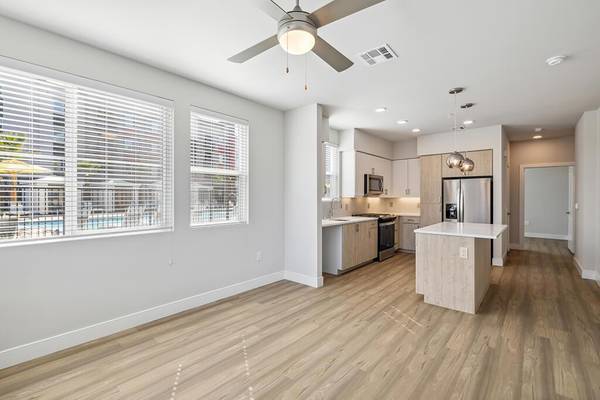 $2,715 / 2br - 1004ft2 - Stainless steel appliances, Deep soaker style bathtubs (napa county)63847330450561124