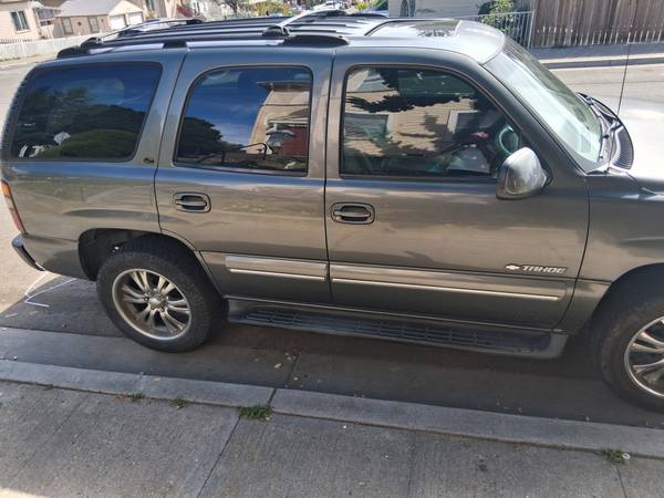 2001 Chevy Tahoe 1