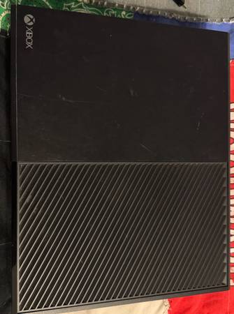 Xbox One (model 1540) - with accessories 1