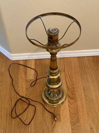 Brass lampstand 1