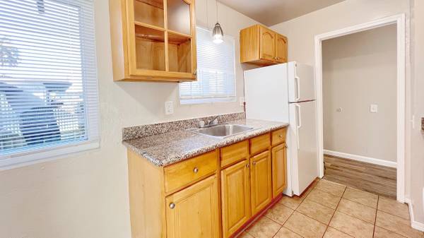 $1,995 / 1br - 700ft2 - 🔗LARGE 1 BED FOR RENT ~ READY FOR IMMEDIATE MOVE IN (oakland east)63936604047747121
