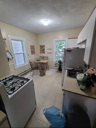 $2,400 / 2br - 950ft2 - Mucho espacio y encanto con estudio/armarios, mascotas permitidas, ¡SIN COMISIÓN! (Cambridge)63828556756483124