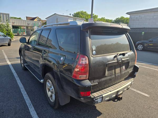 2004 TOYOTA 4RUNER LIMITED AWD V8. COCHE FUNCIONA, ÚLTIMA CONDUCCIÓN. - $2,500 (Brooklyn. NY)63614475894145122
