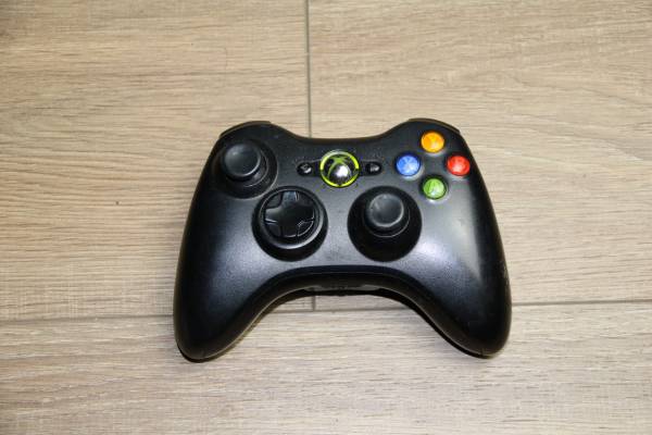 Wireless Xbox 360 controller 1