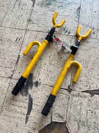 Two antitheft steering wheel locks both $15 1