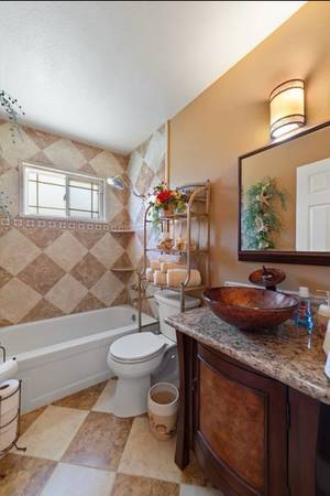 $775 / 5br - 175ft2 - Master bedroom $775 a month (Citrus Heights, CA)63844738509827122
