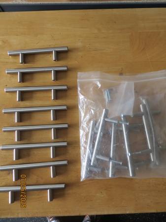 Drawer pulls, satin nickel finish by Liberty 14 pieces 1