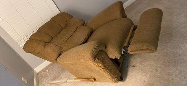 Free oversized extra wide recliner lounge chair big and tall 1