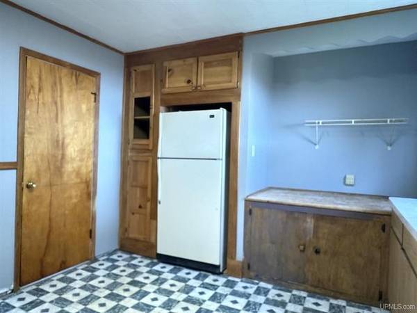 $69,500 2 BR, 1.5 BA Affordable home MLS 50192419 (Crystal Falls)64198885017090124