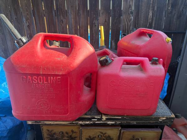 Gas cans 1