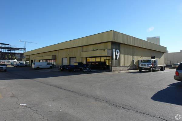 5,000 sf office warehouse for lease on Highland Drive 1