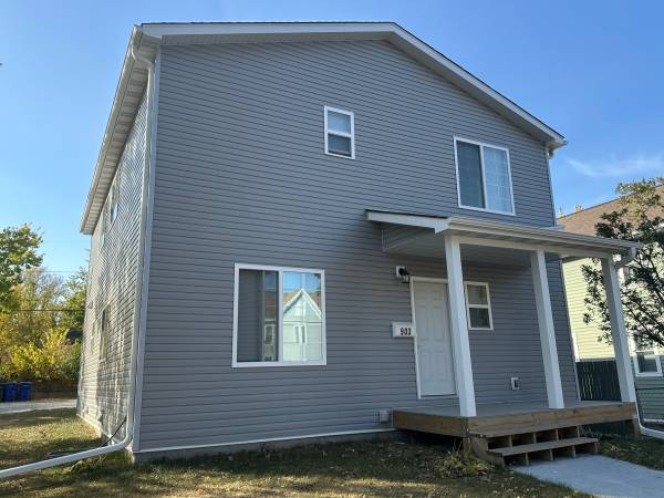 $900 / 1br - New Studio near downtown ST Paul built in 2024 (St Paul)63666914392707121