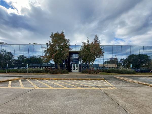 $365 Oficina Privada en Covington – ¡Tranquila y Profesional! (Covington)64143972199042121