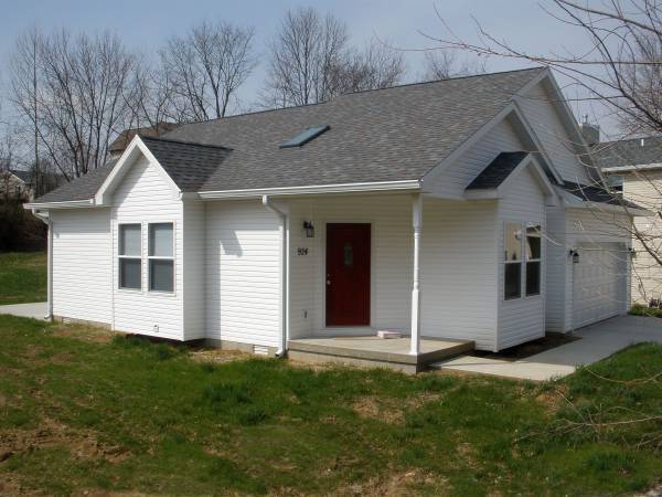 $1,500 / 3br - 1500ft2 - Great location / Large 3 br ranch (Bloomington)63935966755331122