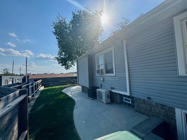 $1,350 / 2br - 1000ft2 - 2 Bedroom House in Midtown (Midtown Omaha)63976697103363123
