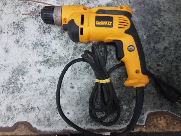 Dewalt   Drill    Reference #  193828-2 1