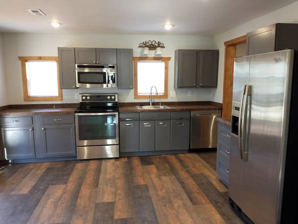 $1,995 / 3br - The Farmhouse - 3 Bdrm/2.5 Bath Home in Franklin, NC (Franklin, NC)64029373873665121