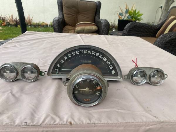 1958 CORVETTE GAUGES PLUS TACH 1