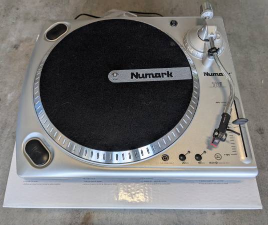 Numark TT USB Turntable 1