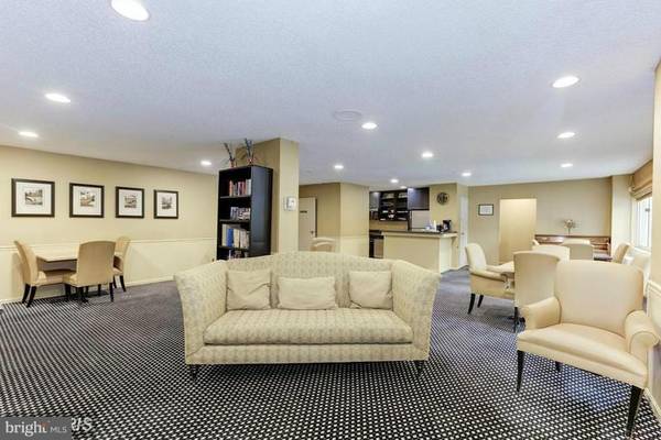 $3,150 / 3br - 1695ft2 - Forum Condominium (North Bethesda)63821950930561123
