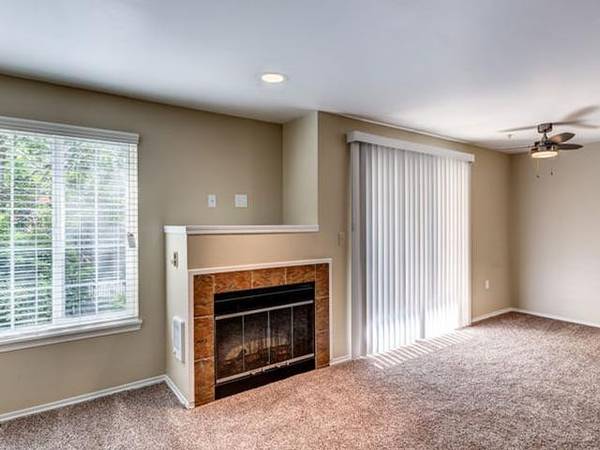 $1,700 / 1br - 691ft2 - Quiet, Clean and Peaceful. Tastefully Upgraded with Private Balcony. (Kent)63929301875971121