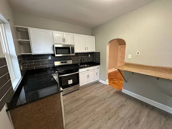 $1,175 / 3br - 1100ft2 - ***Move-In Ready 3BR with Classic Kitchen Features!!! (Philadelphia)64024498351619124