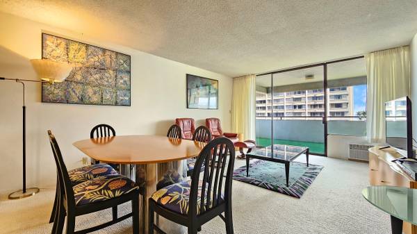 $599,900 / 2br - 1145ft2 - Desirable & Upgraded Kukui Plaza 2bdrm w/lanai (Honolulu)63686709926531123