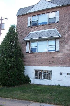 $1,390 / 2br - 900ft2 - Large 2 bedroom 2 bath (NE Philly)64046035052673120
