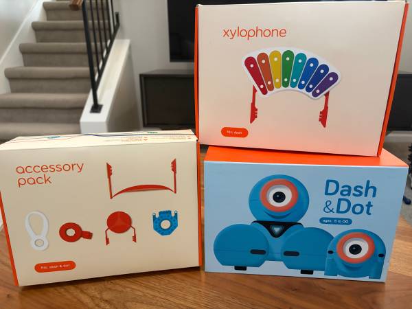 Wonder Workshop Dash And Dot Bundle 1