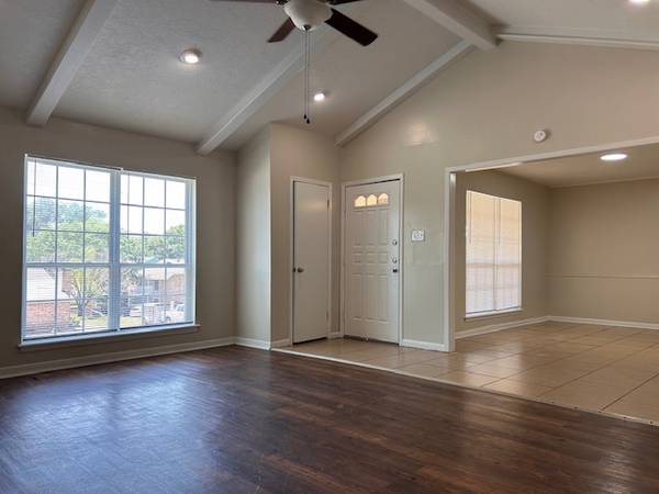 $1,450 / 3br - 1552ft2 - $250 OFF FIRST MONTH'S RENT 4122 South Park Dr. (Tyler)64037560176769123