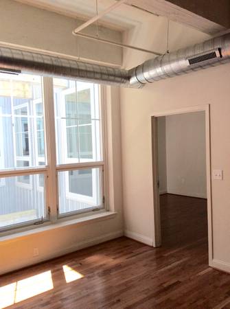 $1990.00 / 2br - 1150ft2 - INDUSTRIAL LOFT APARTMENT DOWNTOWN BALTIMORE GARAGE PARKING BROMO SELT63694927170819123