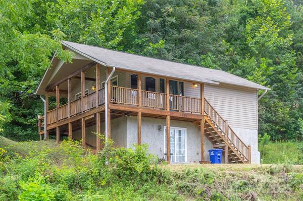 $450,000 / 2br - 1500ft2 - 1554 Pisgah Highway (Candler)64029207032451120