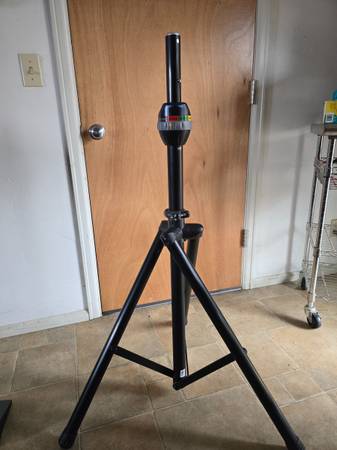 Ultimate Support Stand TS-90B 1