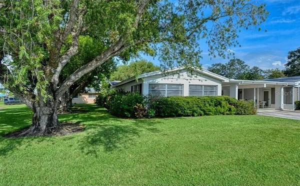 $1795.00 / 2br - 1386ft2 - Spacious  2 Bed 2 bath in quiet condominium close to the sea63791128846721121