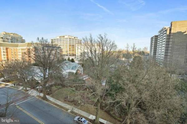 $1,300 / 1br - 5500 Friendship Blvd (Chevy Chase)63916875384067121