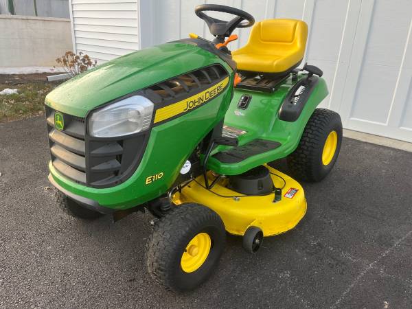 John Deere E110 42” riding mower 1