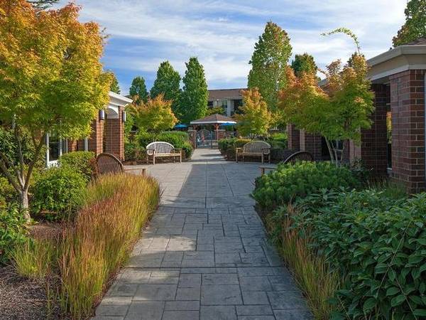 $2,000 / 2br - 974ft2 - Summer Fun With $$$ Off Rent!!! (8900 SW Sweek Drive)63820848761473121