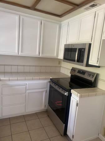 $2,350 / 2br - 1010ft2 - 2 Bedrooms, 2 bathrooms Centrally located by restaurants and shopping (Auburn)63977855706499123