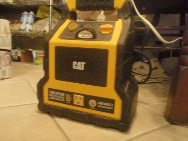 Caterpillar CJ1000CP Jumper Box With Compressor - $9 (Oceanside, Ca.)63471141950723123
