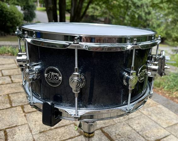 DW Performance Cherry Snare 14" x 6.5" Indigo Glass - estado impecable - $460 (Bothell)63471461670145121