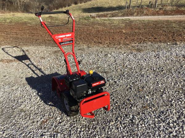 Troy-Bilt Super Bronco Rototiller 1