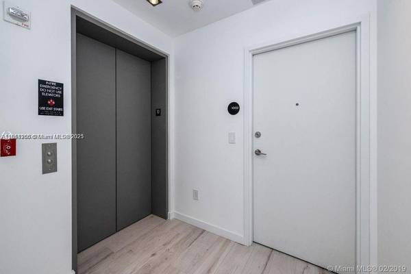 $5,100 / 1br - 940ft2 - Sexy, High-End 1bd with Sensational Views! (Gran Paraiso- Edgewater)64001845158274121