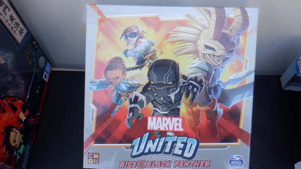 MARVEL UNITED *** NEW IN BOX *** VERY NICE 1