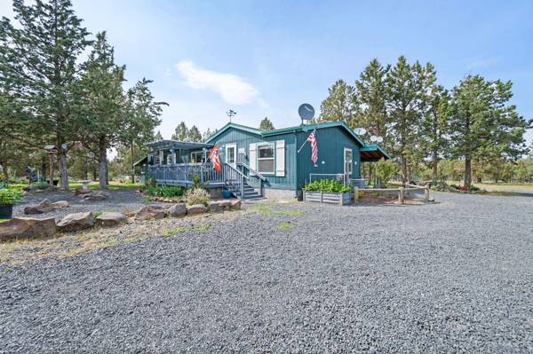 $530,000 / 3br - 1904ft2 - Beautiful serene home on 1.71 acres (Prineville)63839290017027120