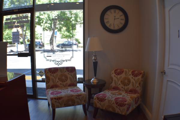 $700 / 1br - 1600ft2 - 840-A2 Lovers Lane (Salon Space) (Vacaville)64043667836931124